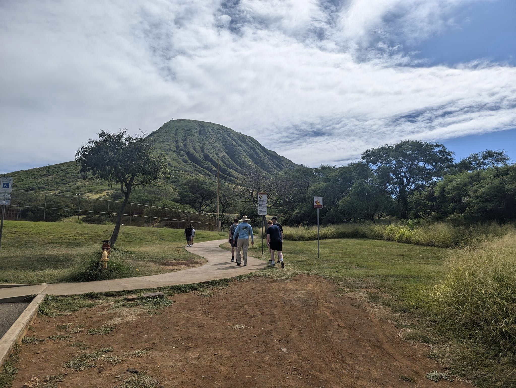 Walking to hike Koko Head